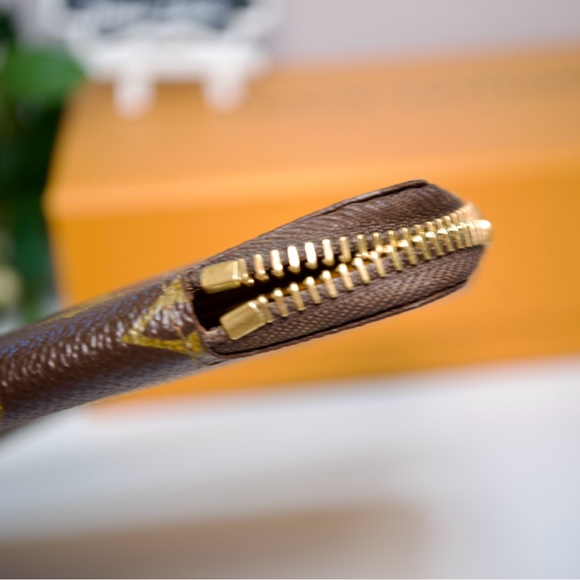 Louis Vuitton Zippy Organizer - Picture 5 of 15